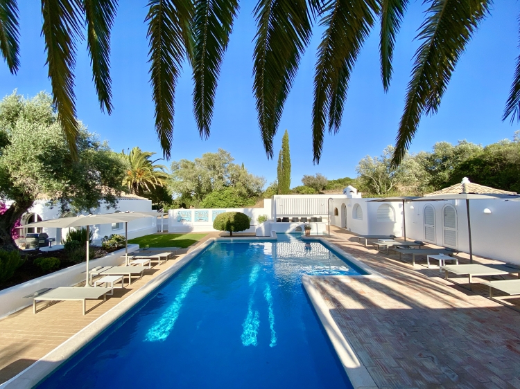 Pool Casa Arte house to rent in Algarve best lagos